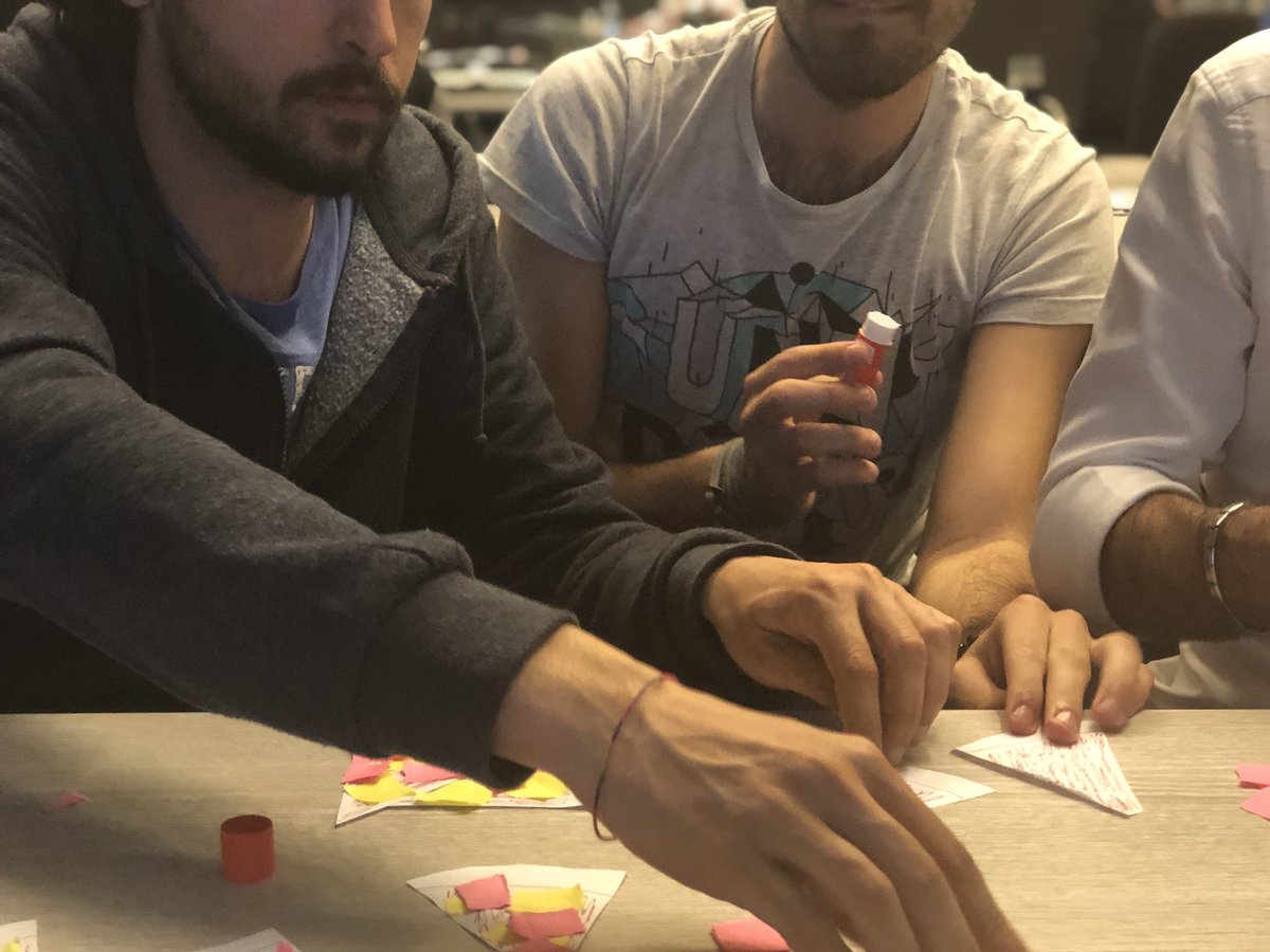 ThinkOpenSpA's tweet photo. E ora fate la pizza e datevi il voto! 🍕#TADs TOP #Agile Days #pizzagame con @corvo979 e @DAndrisani https://t.co/UXAzIEqSwp
