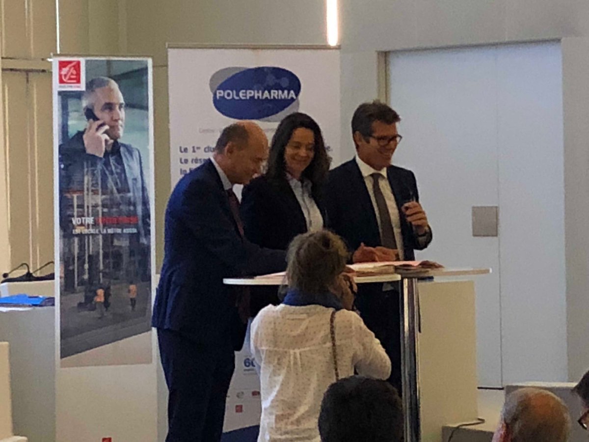 Polepharma's tweet photo. Signature de la convention avec notre nouveau partenaire @CE_Normandie @CE_LoireCentre #AGPP2018 https://t.co/WMstPZUITa