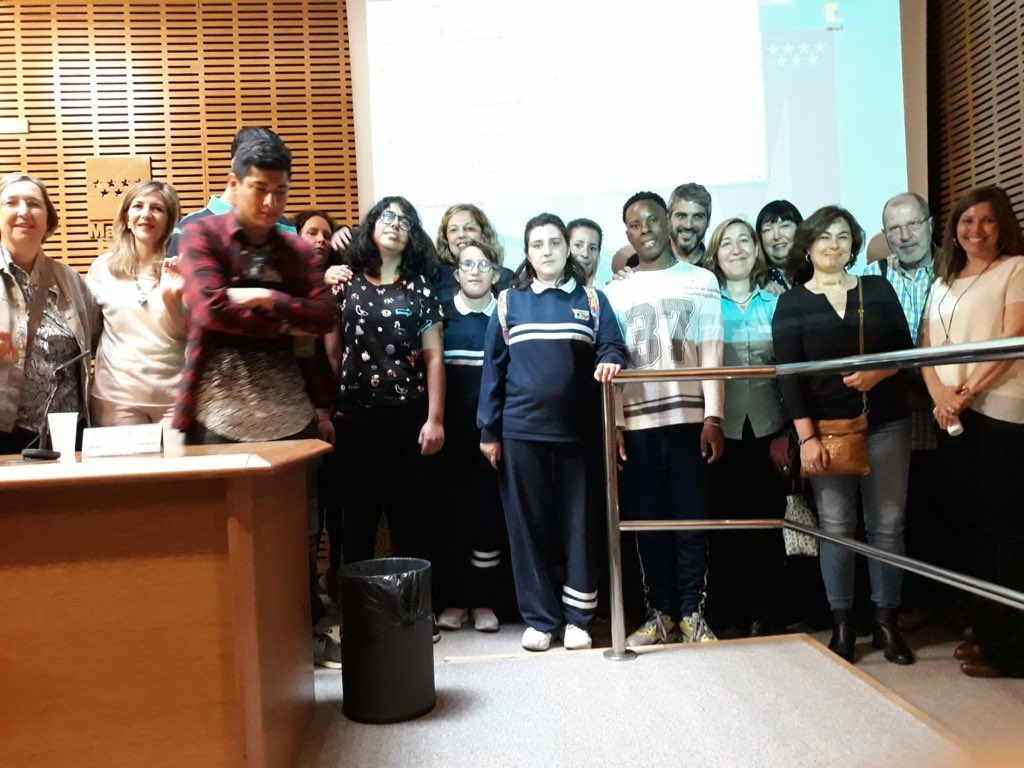 CSDaroca's tweet photo. III Jornada de #promociondelasalud y participación comunitaria de la #DACentro
Éxito total de @teresuska1 con su comunicación “TAO: abriendo las puestas de Daroca a nuestros niños más especiales” https://t.co/CgRSYrwwqh