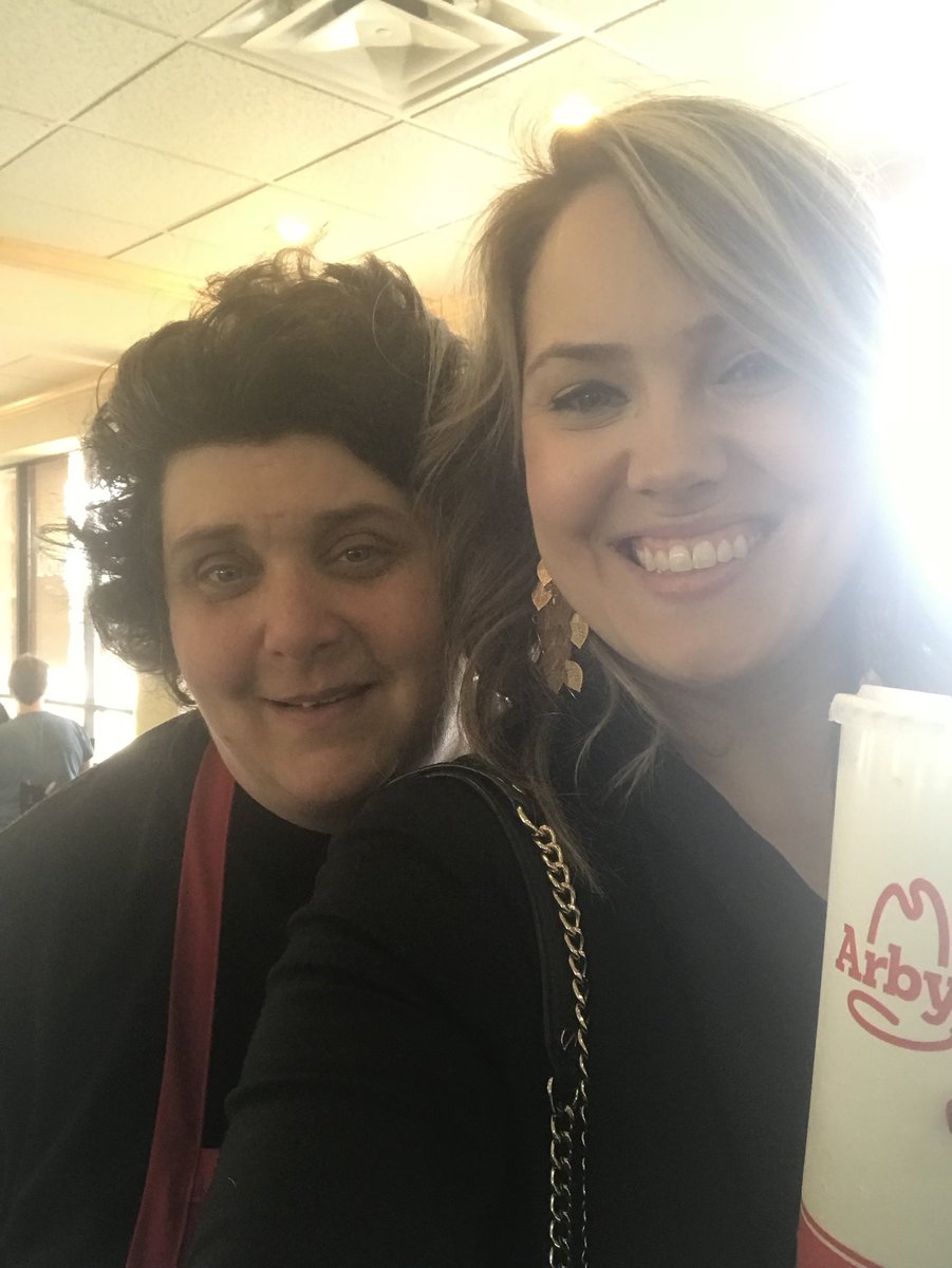 RachelRenHicks's tweet photo. Had lunch @Arbys &amp; met a rockstar employee, Michelle. She’s super friendly &amp; wizzed about clearing trays. She asked where I work...I said for schools for kids w special needs. She lit up &amp; said she’s raising $ for @SpecialOlympics: https://t.co/3vsShonqvy Let’s help her! https://t.co/Te9cbApoYo