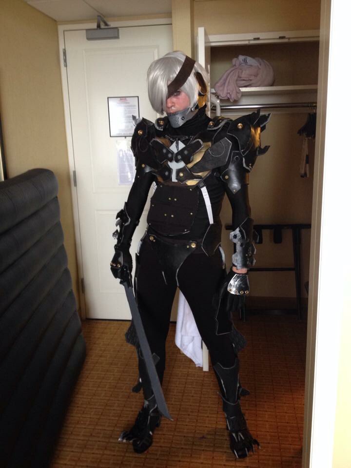 beagle_k's tweet photo. About to be #MomoCon2018 bound and got a memory of 4 years ago today I was there as #Raiden I miss this #cosplay . #MetalGear #metalgearrising https://t.co/wbTxJlwNue