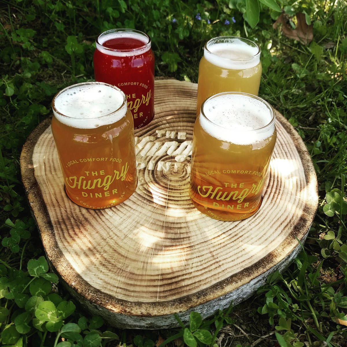 DinerHungry's tweet photo. Flights coming soon! #beerflights #craftbeer #NewHampshire #crafybeeronly #eathere https://t.co/r03RXJA9vq