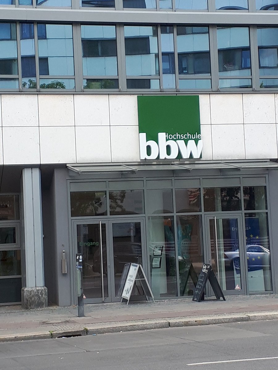 bmasseboeuf42's tweet photo. Voyage très intéressant à Berlin pour évoquer de futures collaborations et échanges entre les  élèves de l'@IRUPOfficiel et l'@OfficielIstp  avec les universités @HWR_Presse et @bbwangebote . Échanges très intéressants sur des enjeux communs. https://t.co/irUbHu46bZ