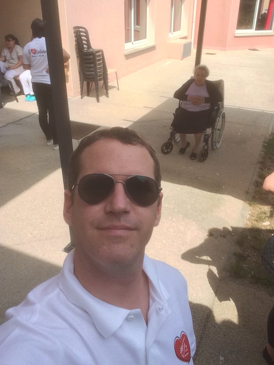 JJoannot's tweet photo. Excellente journée passée parmi les résidents de l’#EHPAD de Nissan-Les-Enserunes a l’occasion de la #sdls2018. @CaissepargneLR développe l’art d’être #utile et #solidaire https://t.co/vsAoi7ksw1
