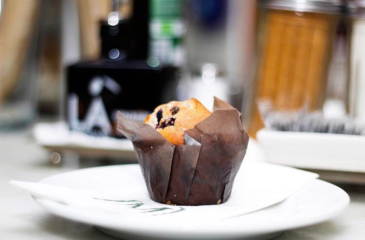 Endulza tus mañanas en [M] Os esperamos todos los días a partir de las 09:30 🍃 #MurilloCafe #Madrid