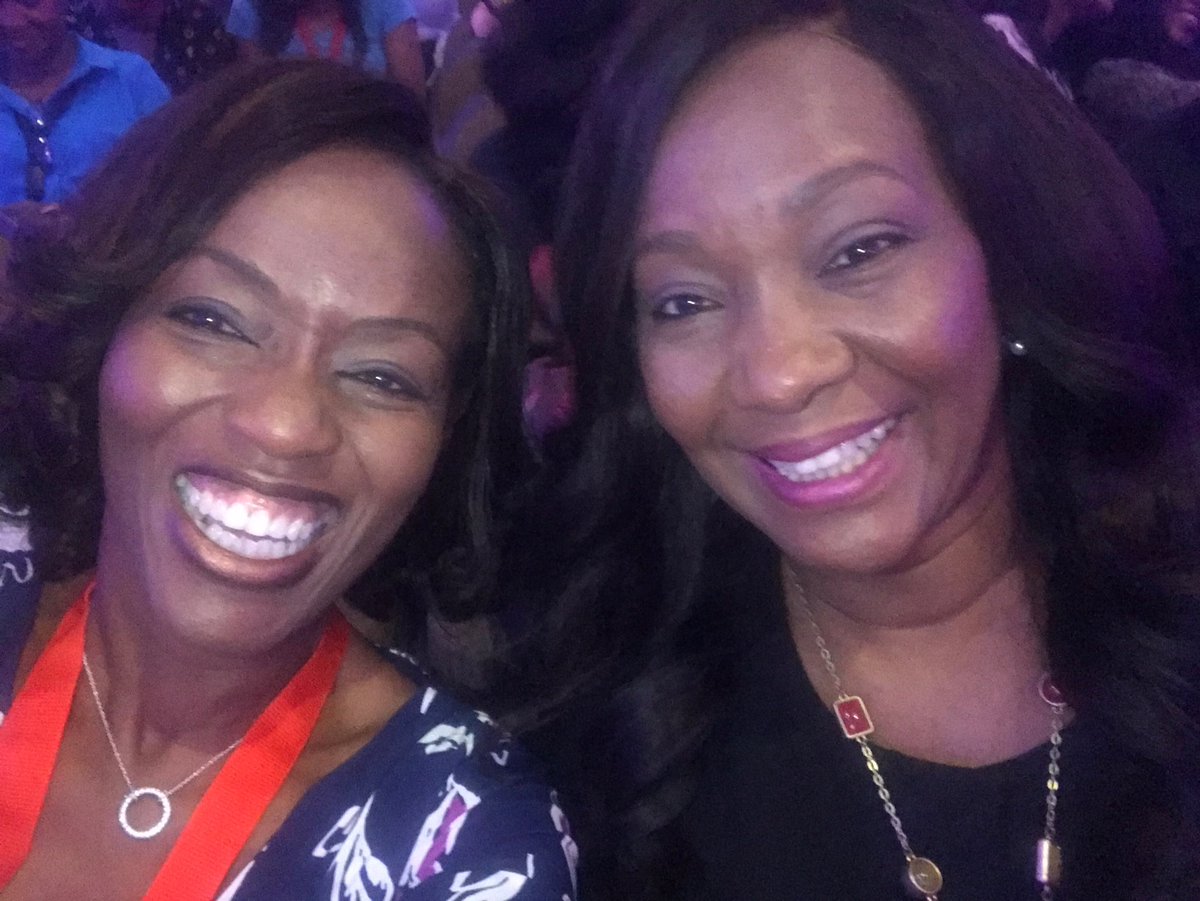 SIrukwu's tweet photo. So lovely to have @NikeAdeyemi in the house tonight @d_uncommonwoman #uwcinspire18 https://t.co/JFL1LxVTjh