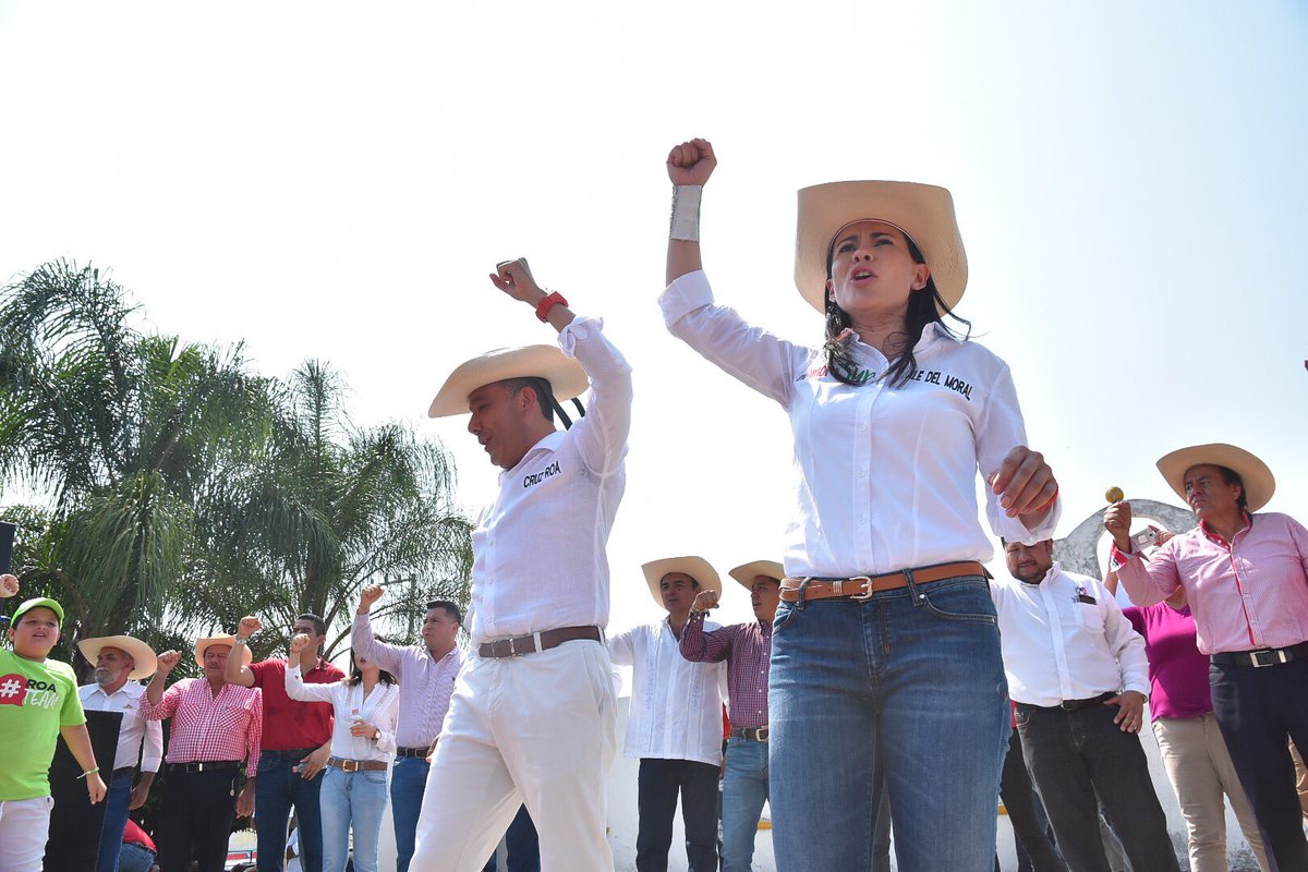 AlejandraDMV's tweet photo. La caballería está lista y el ejército afinado. De la mano de Alfredo Jaimes, vamos a recuperar #Luvianos para los mexiquenses. El Sur del #Edoméx ya eligió... no les vamos a fallar! #SíSePuedeCarajo @cruz_roa @iveth_bernal https://t.co/inlQxuU0TF