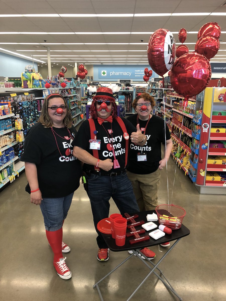 13815Walgreens's tweet photo. #RedFlairFriday #NosesOn https://t.co/uedFsfc5LU