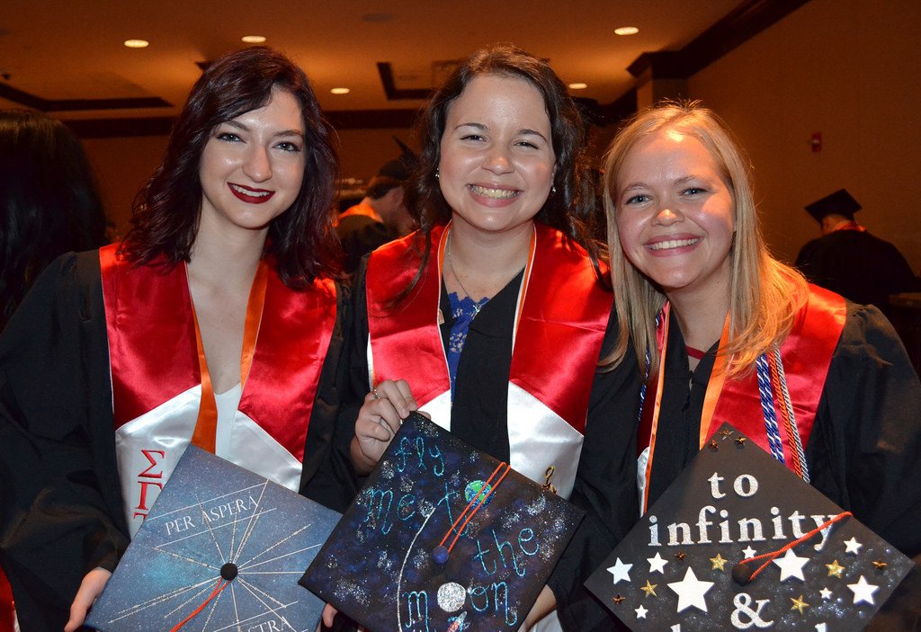 UTAerospace's tweet image. Look back at some fun moments from #UTgrad18: flic.kr/s/aHsmkXLtaM Congratulations #ClassOf2018! #CockrellGrad18 #WhatStartsHere 🌍🤘👩‍🎓👨‍🎓🎆