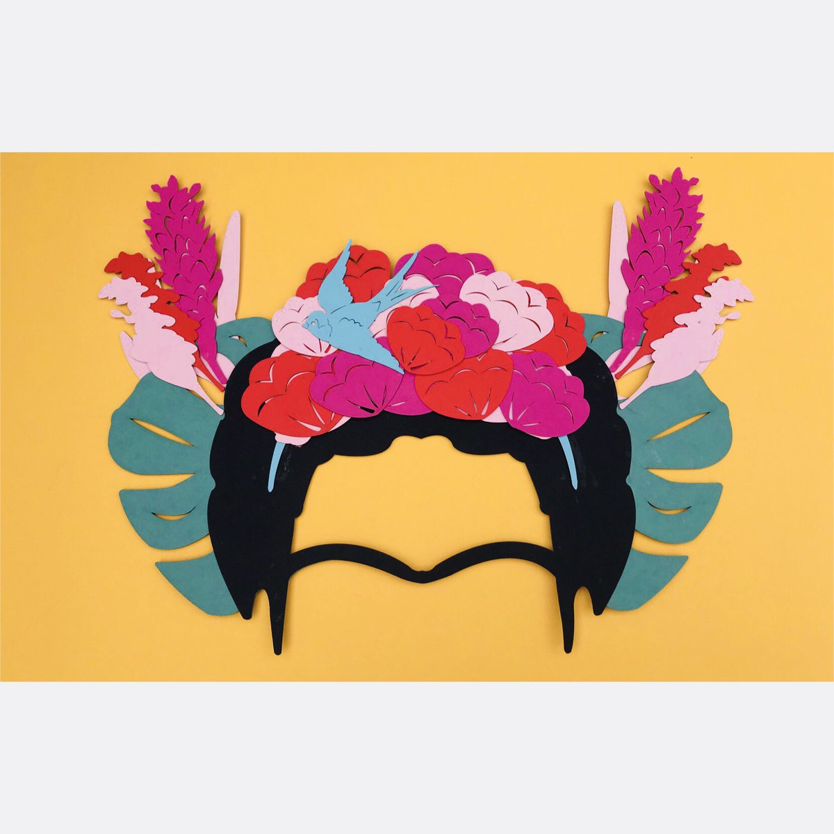 card_cutout's tweet photo. Very much looking forward to @vamuseum Frida Kahlo exhibition in June 🌸💃🏼🌼🌿🌺 #fridakahlo #exhibition #makingherselfup #facemasks #photoprops #muchfun #eyebrowlove #cardcutout https://t.co/JIPIgOl9lM