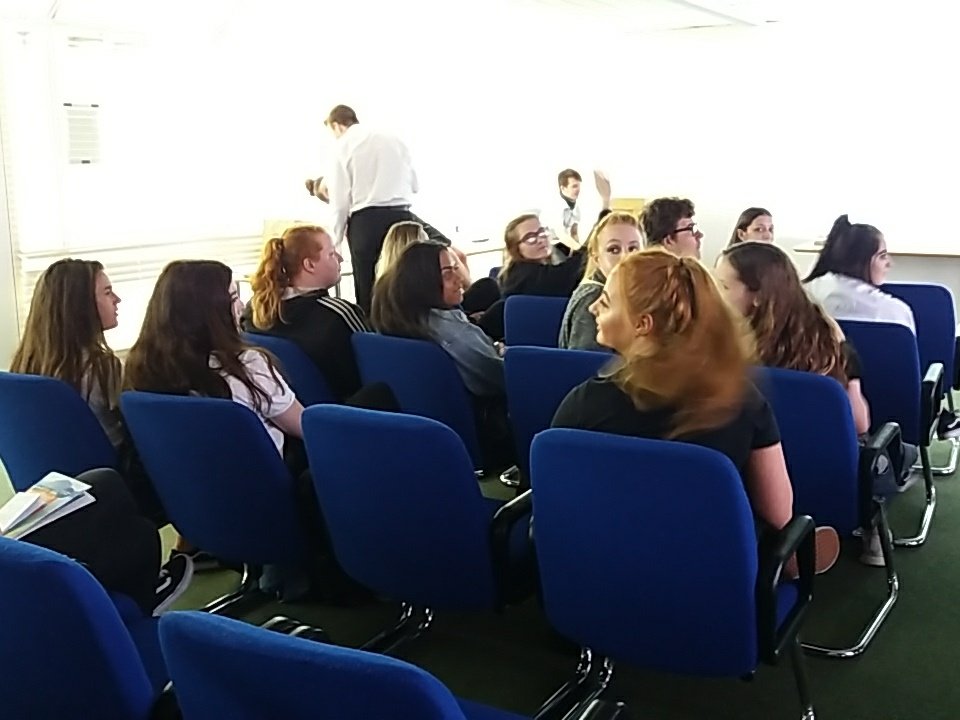 PippaBooker's tweet photo. @FarehamCollege #travel students getting excited about different jobs in travel #resortrep #tourguide #travelagent #salesrep #hotels Thanks to Robyn from Winchester @Travelbag1979 https://t.co/OVNxek0eVm
