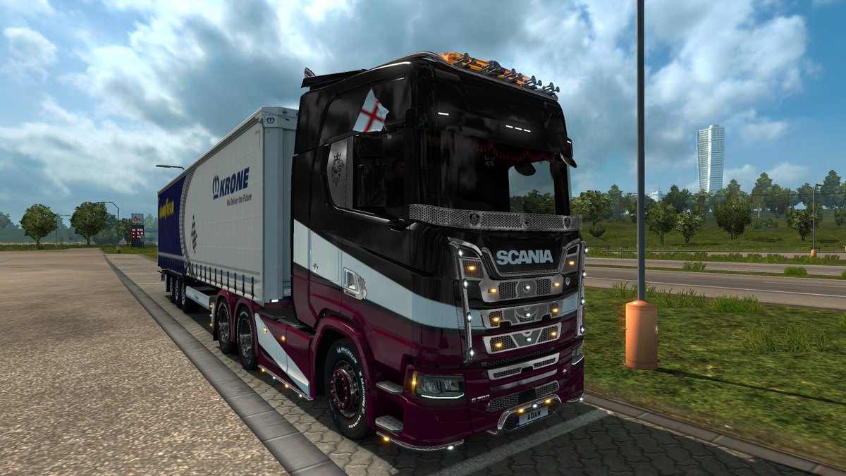 Cr4zyPepe's tweet photo. @TruckersFM @SCSsoftware @FIA_ETRC @goodyear @KroneTrailer This is my beast 🙂👍#WOTRWeekend https://t.co/pcIFuFS9Gs