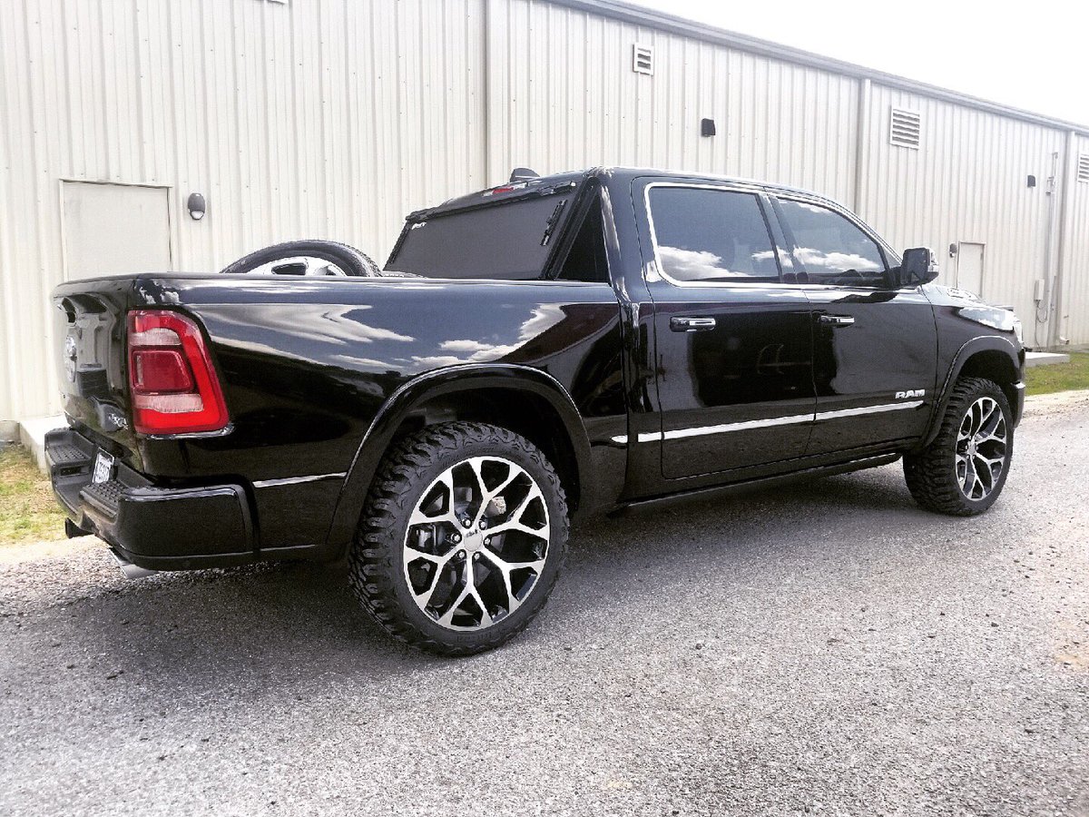 2019 ram 1500 on 24s
