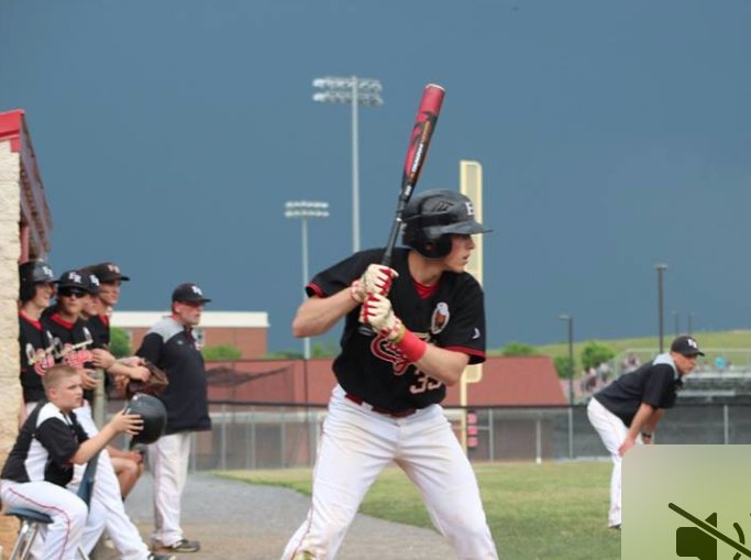 ERHSBaseball1's tweet photo. GAME DAY- District semi-finals tonight at Page! 1st pitch at 6PM! @EastRockFamily https://t.co/3ZSI6byi80