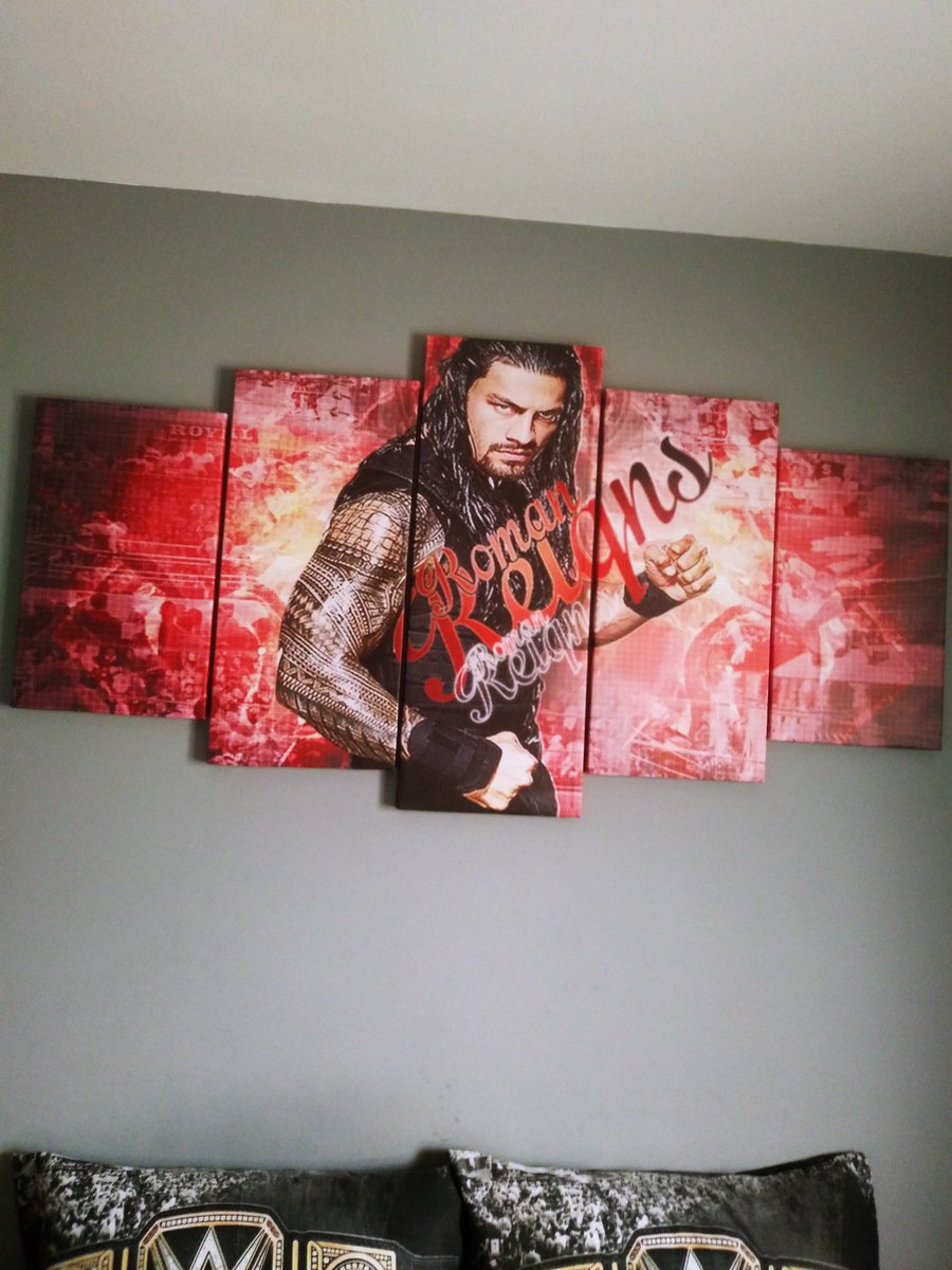 Barbara84B's tweet photo. My son was so disappointed in  #Paris because he wanted to see you on Meet and Greet to show you his new bedroom... So I took pics of it and he dreams about a like from @WWERomanReigns 👍he is a huge fan of you....😃 https://t.co/sdAxPuYFXu