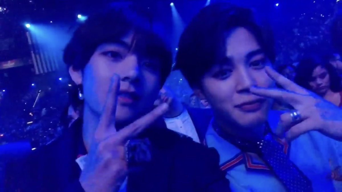 flufflingly's tweet photo. 🐯🐥

#MTVLAKPOPBTS #MTVLAFANARMYBTS #PremiosMTVMiaw  @BTS_twt https://t.co/wtcehXbx7M