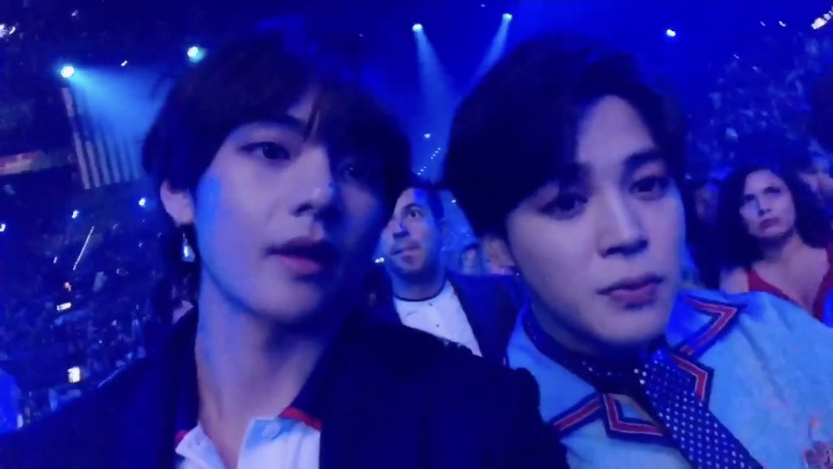 flufflingly's tweet photo. 🐯🐥

#MTVLAKPOPBTS #MTVLAFANARMYBTS #PremiosMTVMiaw  @BTS_twt https://t.co/wtcehXbx7M