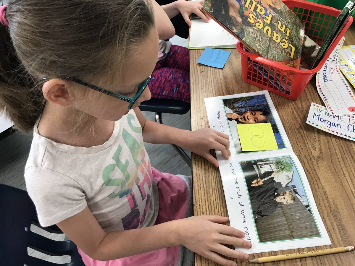 MsJondahl's tweet photo. First graders love to stop, jot, and talk about their reading @AbingdonGIFT #gettingreadyfor2ndgrade #tcrwp https://t.co/GaZ9Td3MIh