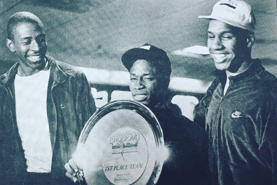 wildabout88's tweet photo. The Cats celebrate the Great Alaska Shootout Title after defeating Top 10 teams Michigan and Syracuse. 🐻⬇️
Photo by Thomas Weaver. The Arizona Daily Wildcat. #wildabout88 #beardown #aplayersprogram #kennylofton #joeturner #anthonycook #thomasweaver #dailywildcat https://t.co/EuSxqunhRq