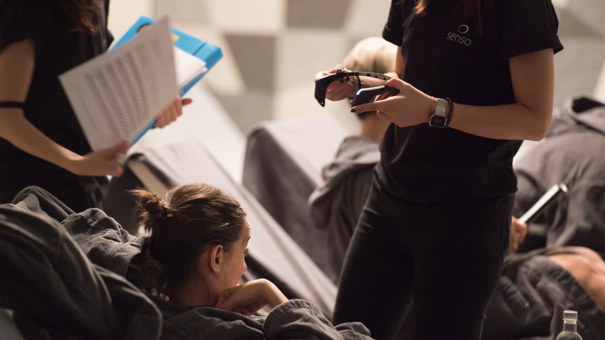 SensoImmersive's tweet photo. #Wellness, #Immersiveness and #Neuroscience in all senses, to investigate the emotional and physiological impact that immersive environments have on people through Experiment 003 - Sensory Atmospheres at the #PlazaSensoryPool #SensoImmersive #DrawLight https://t.co/AOE6SieYf6