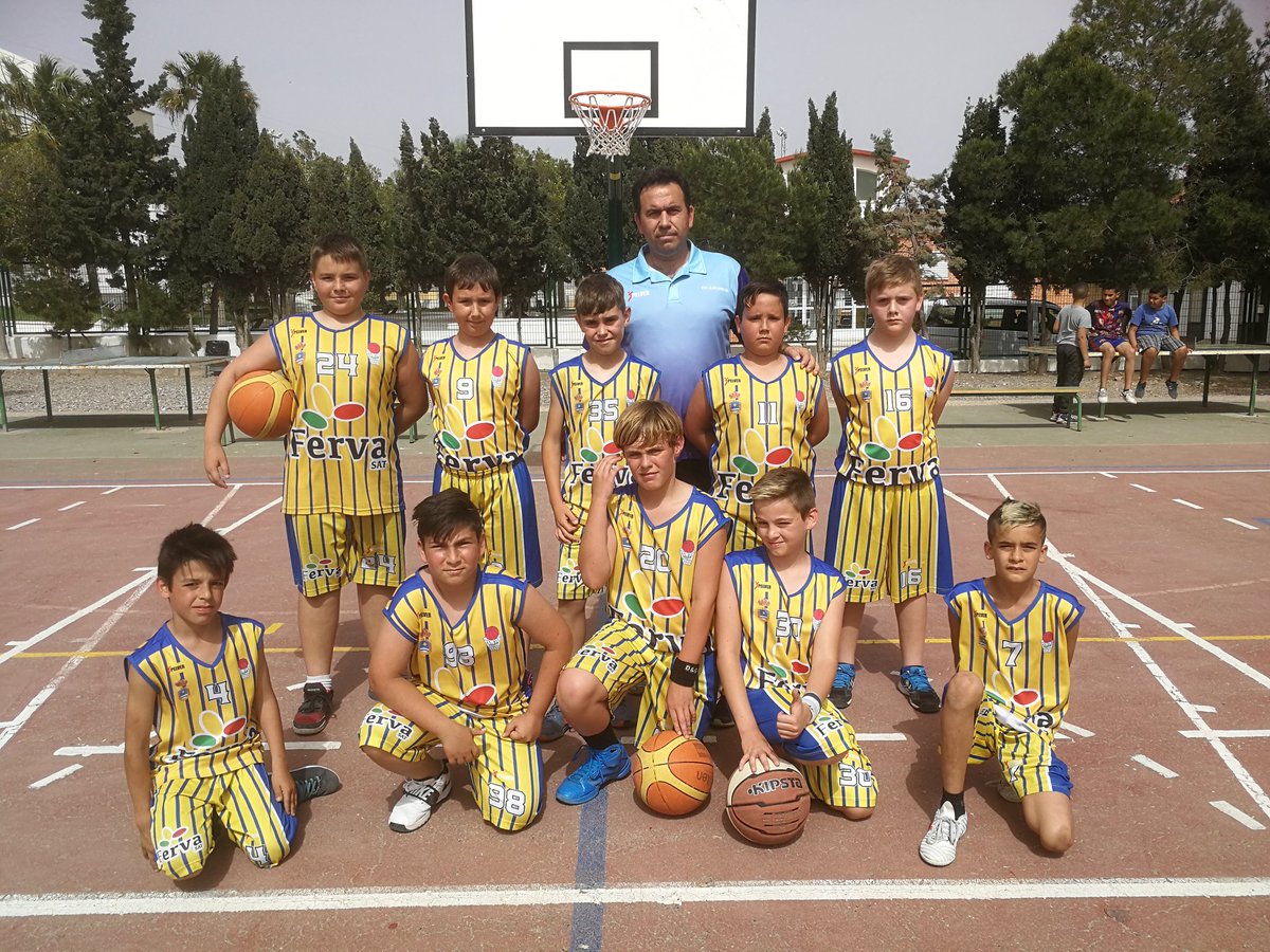 cblamojonera's tweet photo. A punto de comenzar nuestro el segundo derbi de la temporada para nuestros minis de #Ferva y @PubMorrisons #CreciendoJuntos https://t.co/9GVnvz7yWW