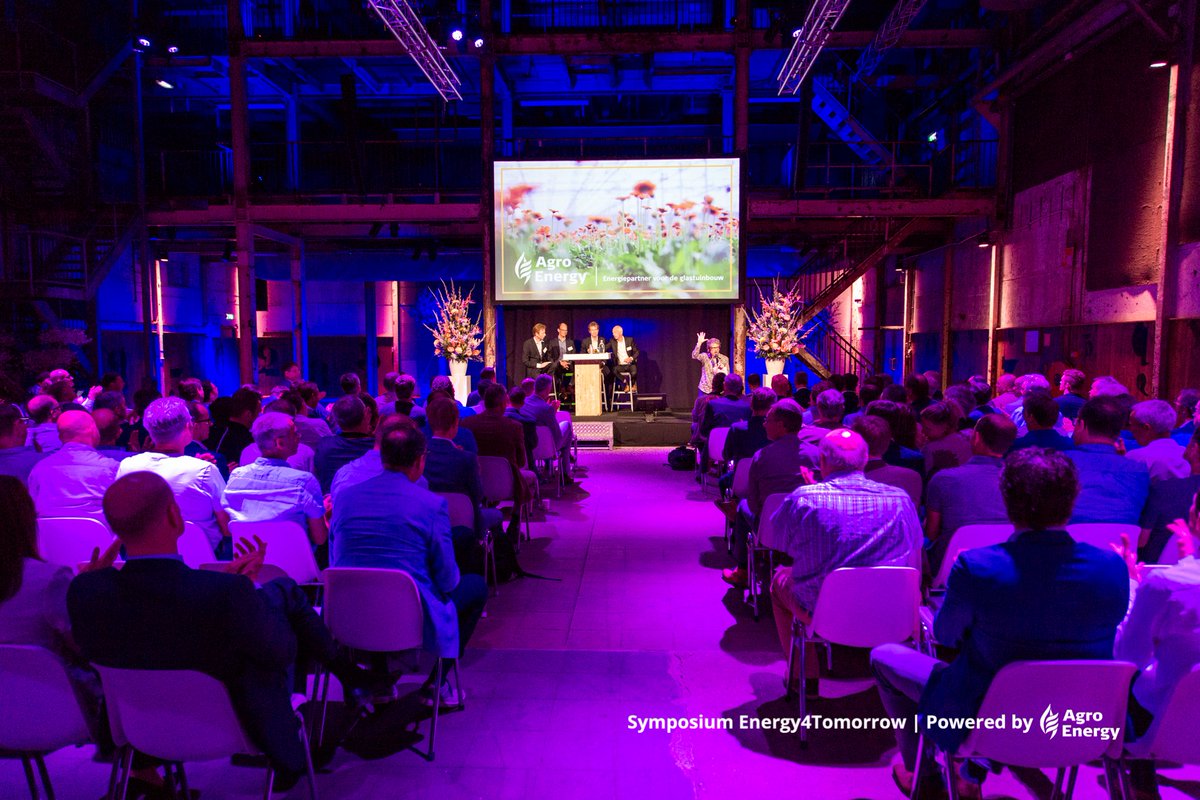 AgroEnergy_NL's tweet photo. Duurzame uitdagingen en datagedreven oplossingen bepalen tuinbouwtoekomst. Dat was de conclusie van Symposium Energy4Tomorrow. Lees hier de samenvatting: https://t.co/RLWzQsfiWb #Energy4T #Energiepartner https://t.co/VYcDK8fkgn
