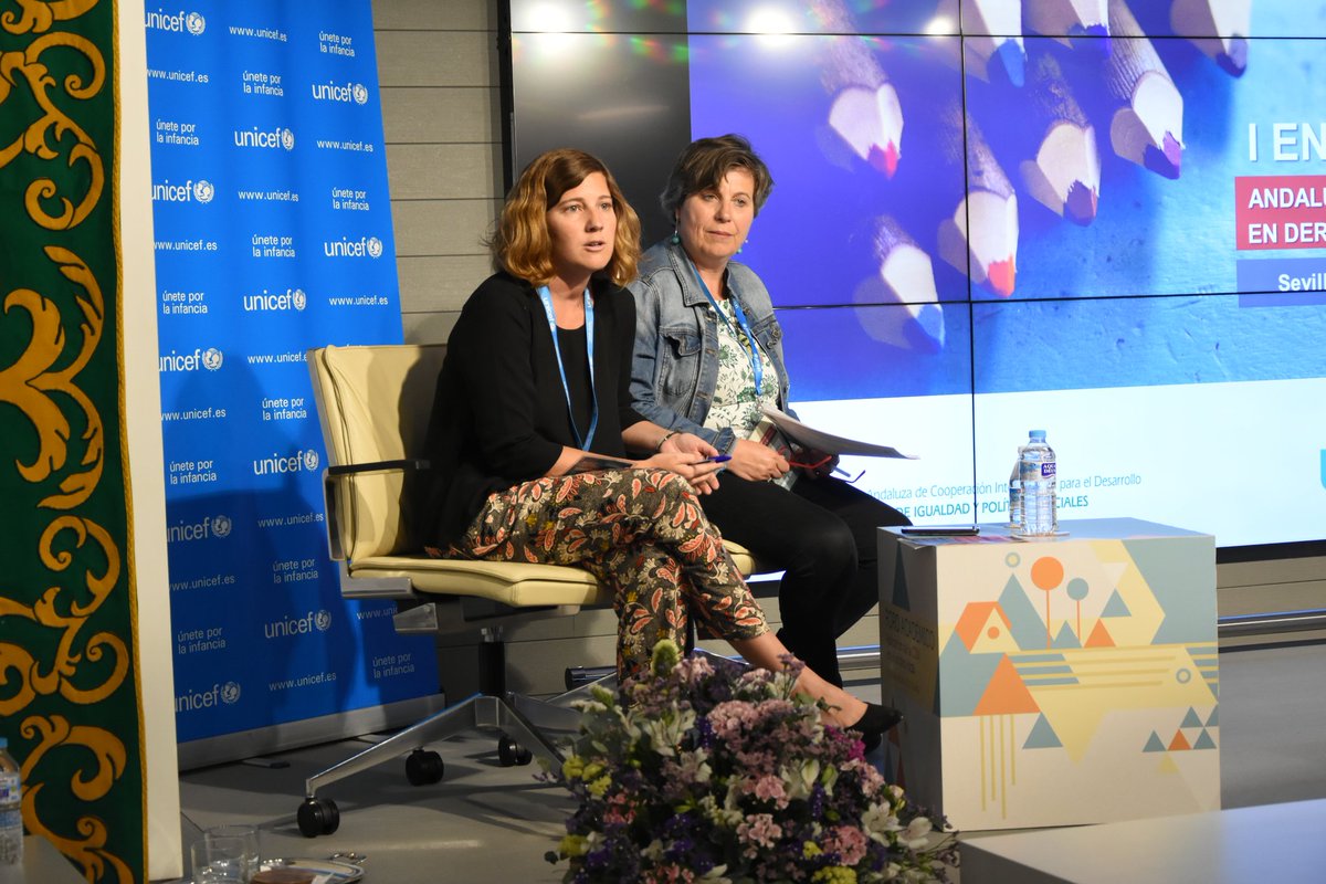 UNICEFAndalucia's tweet photo. Turno ahora de hablar de los Derechos de Infancia desde los ayuntamientos, con @MonteCarrer de #Cazalla, Rocío Macías de #IslaCristina y Noemí Suárez y María F. Romero de #Espartinas, con nuestra compañera Elena #EducandoEnDerechos #CiudadesAmigas https://t.co/EBgvJnOS61