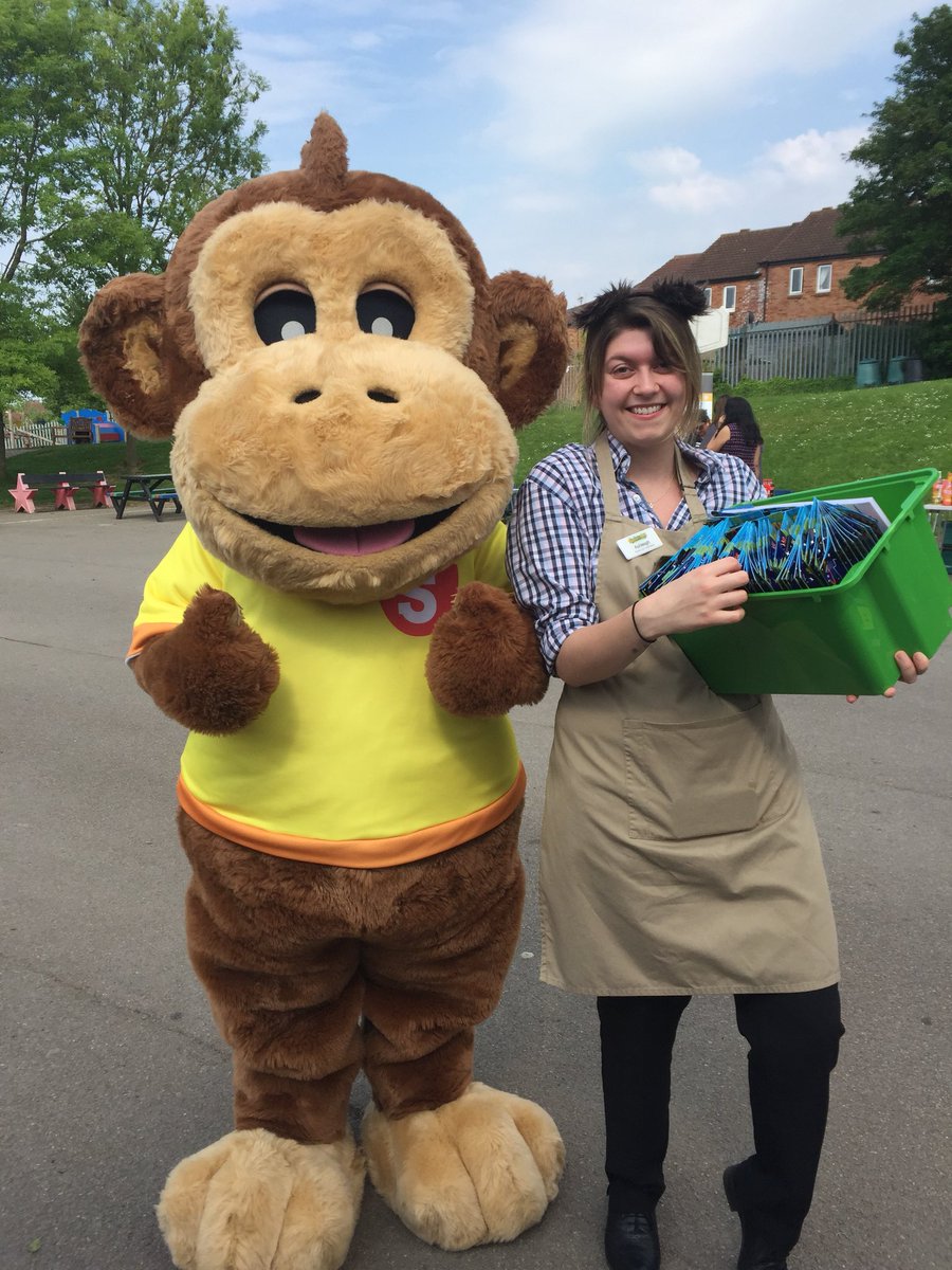 SafariMKplay's tweet photo. We are here at Two mile ash preschool for their spring gayer. Come on down and say hello. #school #twomileash https://t.co/ysF2e9ILvB