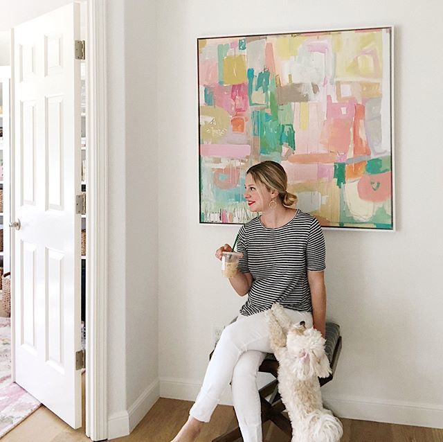 When you try to take a serious lifestyle shot but you get distracted by the ups man ringing the doorbell and photobombed by a poodle 😂🏠🐩
_______________________________________
#havapoo #havapoosofinstagram #workfromhome #havanese #casasaccullo #havapoolove #interiordesign #…