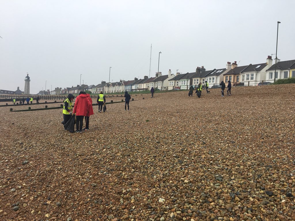 The rain hasn’t stopped Year 9 and their environmental project! Clearing rubbish at Kingston #beach and learning about some local sea life #johnmuiraward #learning #volunteering @DofEWestSussex @adurandworthing