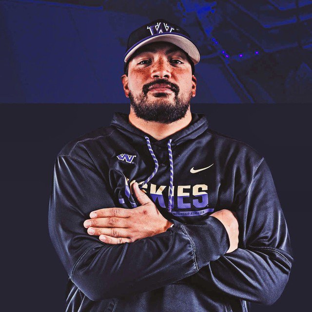 DroppinDimes_'s tweet photo. Here's what it takes to be recruited by the Washington Huskies ---> https://t.co/kJZClbtNkR
#football #pac12 https://t.co/IGBtrleNo2