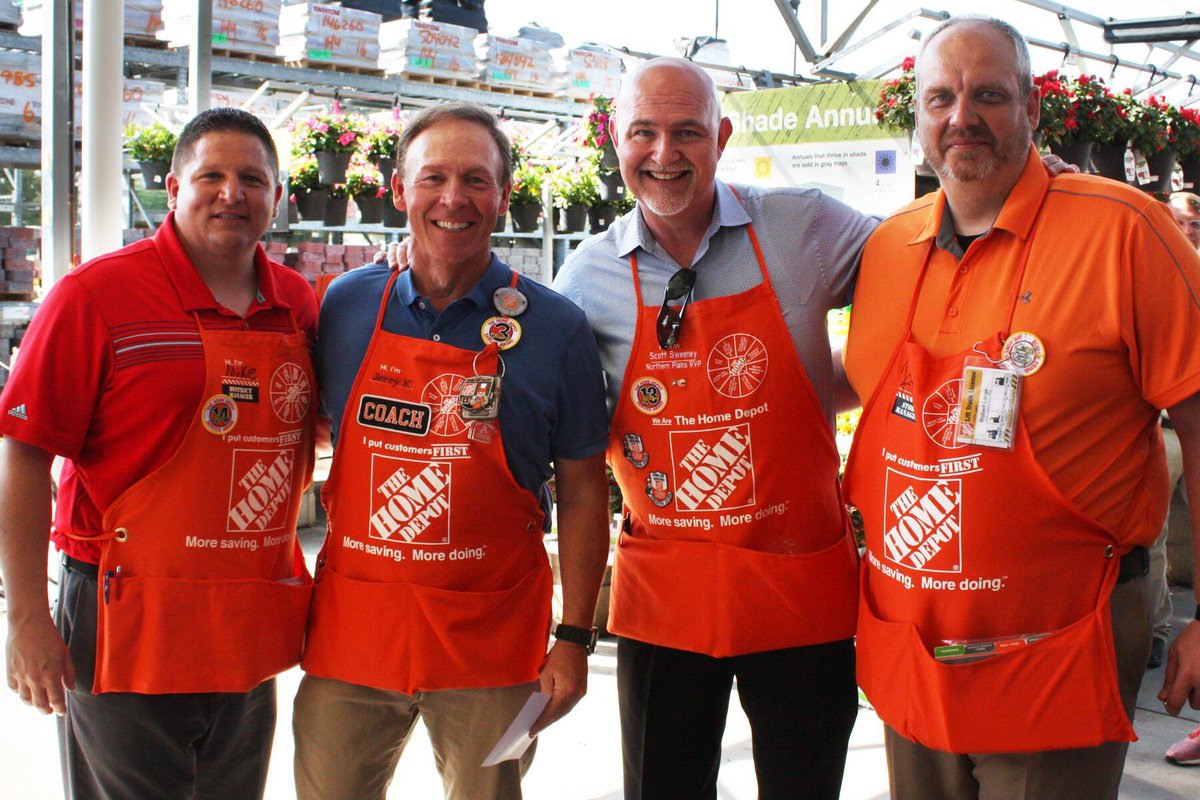 8460THD's tweet photo. D96 associate Jerry recognized for all of his work on 8460’s newsletter, The Orange Peel. L-R: DM, Jerry, RVP, SM. https://t.co/NHC7C2bfae