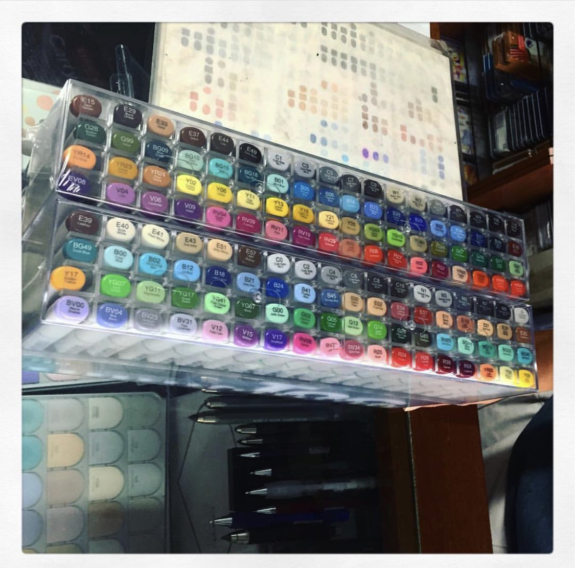 silvanamendez's tweet photo. Una tarde , vino, música y colores🌄 sil vous plait ...#copyc #art #music #wine #pleasure #colors https://t.co/6R6TldPkaO
