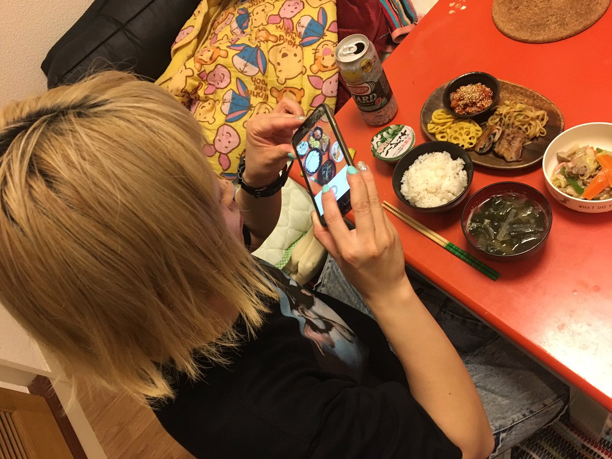 モロ على تويتر かえちゃんのインスタ映えのご飯の撮り方見習う 因みに残った餃子のタネはジャージャー麺に モロ على تويتر かえちゃんのインスタ映えのご飯の撮り方見習う 因みに残った餃子のタネはジャージャー麺に