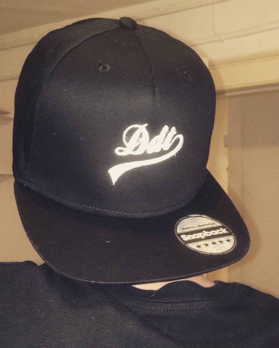 dontdotuesdays's tweet photo. What's this? A DDT snapback?! #siiiick https://t.co/lhZE4DwZmq