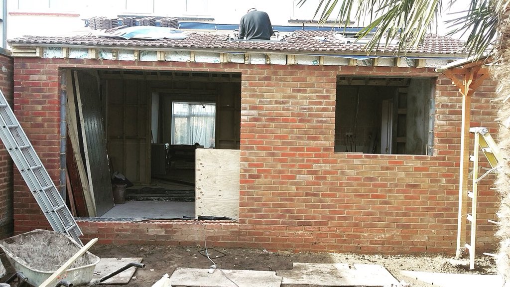 Sagewindowsuk's tweet photo. Before and after 😍🏚🏠 #homeimprovement #BuildTheWall https://t.co/X8pOYowwF0