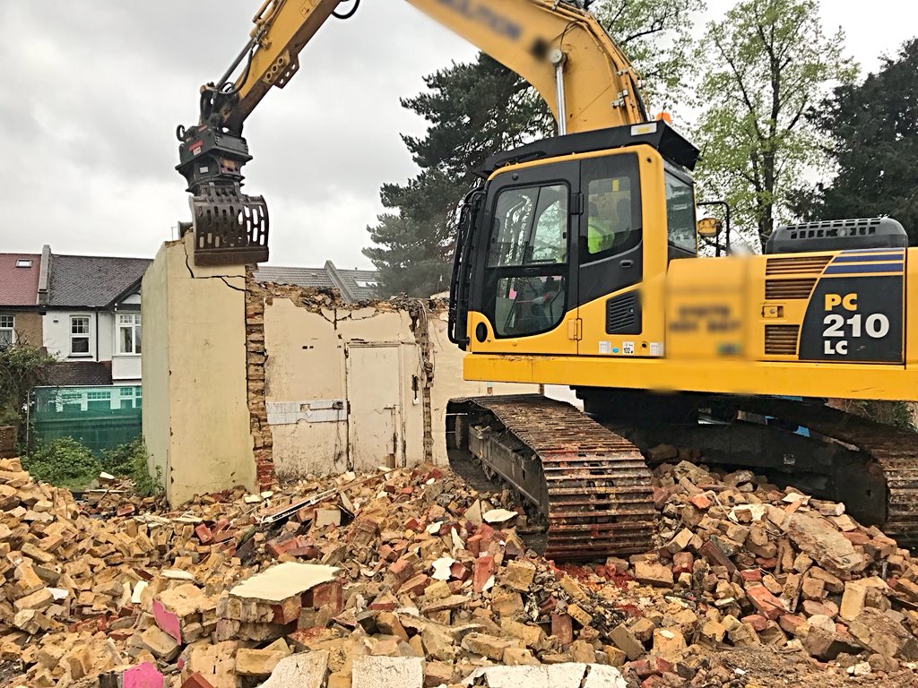 #TBT A small project we undertook last month working alongside #SirRobertMcAlpine at @royalmarsden - Sutton, demolishing a small residential building to make way for a 2-storey cancer support centre. 🏠

#Demolition