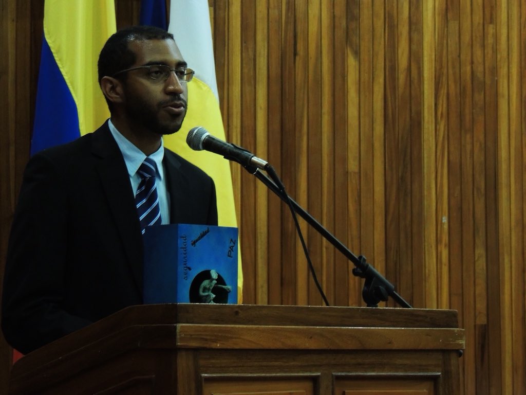 Gregory Hinds is a Venezuelan citizen with Barbadian nationality that is arbitrarily detained by Venezuelan intelligence services despite having a judicial order for his release. 

The govt of Barbados <a href="/gisbarbados/">gisbarbados</a> should be doing much more for release. 

hrw.org/news/2018/05/2…