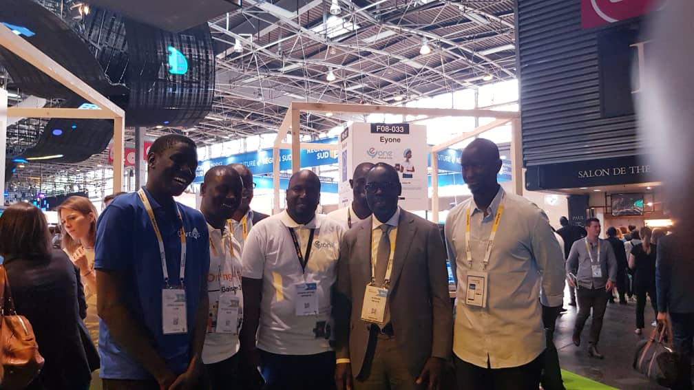 orangestartupst's tweet photo. Visite des stands des #startup à @VivaTech par Mr @AliouneNdiaye_ Directeur de Orange Afrique et Moyen Orient.
@GroupeSonatel #kebetu #Sonatel #orangestartup #Orange #Paris #Senegal https://t.co/NskAo9F2xz