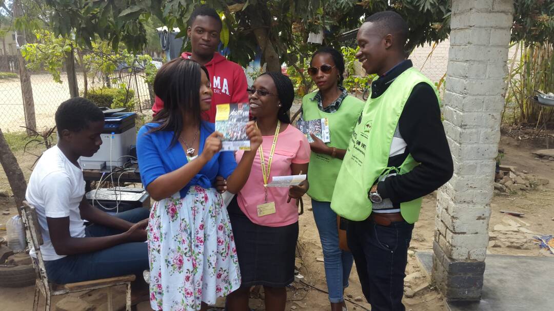 LvNoYuthBehind's tweet photo. Midlands #LeaveNoYouthBehind engagement with communities #GoInspect #GoVote @ZECzim @nangozim @zimudzi_vongai https://t.co/cwi9fFUFNq