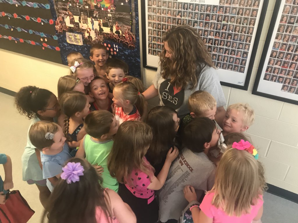SES_RBBCSC's tweet photo. Look who drove all the way up from Evansville to visit their friends and Stinesville family on the last day of school!  Once a Quarry Lad &amp; Lassie always one.  #WeAreSES #LastDay https://t.co/9ASDcXYq98