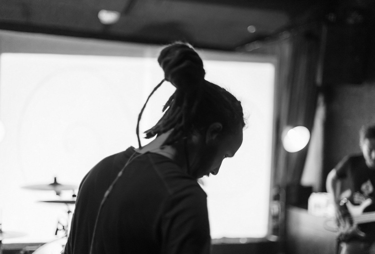 flyingdeadman's tweet photo. Crédit photo : regards photo Bressuire
#flyingdeadman #postrock #concert #gig #bochall #salleemeraude #bressuire #lecamjiniort https://t.co/t9ZQcANnrX