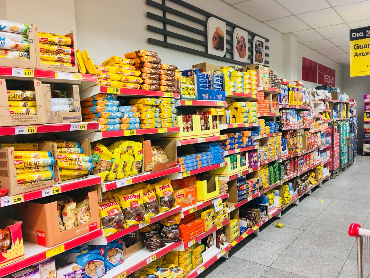 WeLoveSnax's tweet photo. In #Brazil ...mega snax at every #supermercado #ThursdayThought https://t.co/tBAFemRhkZ