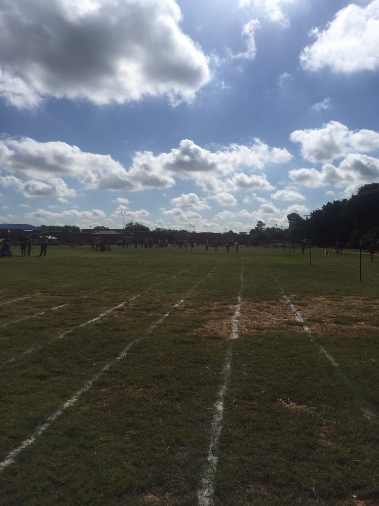 DiagHoward's tweet photo. Field Day fun 2018! #OCT4U https://t.co/o8ijKiLyzw
