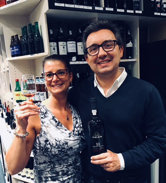 #ThursdayThoughts #Thankyou to <a href="/sogevinus/">Sogevinus Fine Wines</a> #JoaoTamagniniBelo for the #lovely #surprise and all your #expert #tutelage on all things #Calem and the #wonderful #world of #port! #Porto 
@BromptonLondon <a href="/ScalaMaria81/">maria</a>