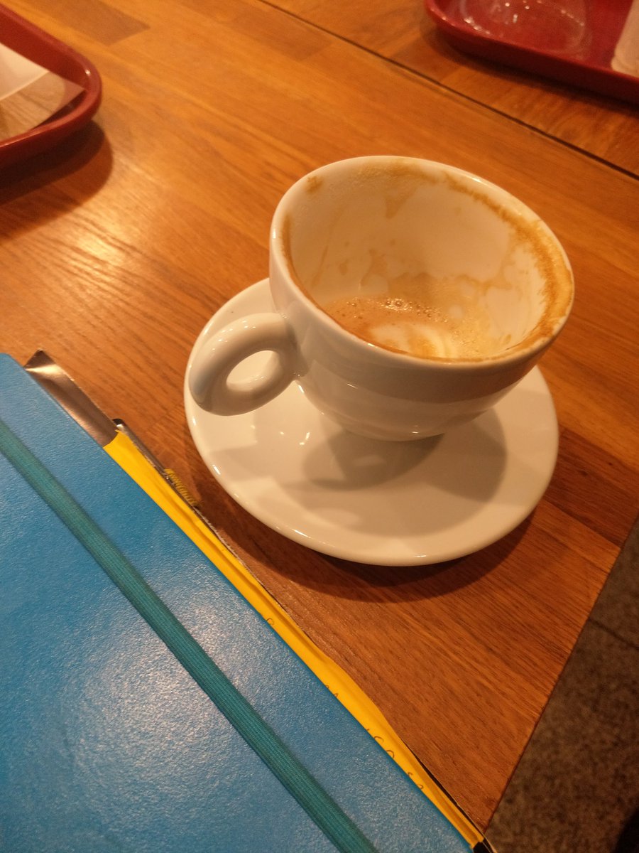 ulfkar's tweet photo. Eben mit @Morl99 zum Thema Schnittstelle vs. #API diskutiert. Und Zielgruppenspezifischer Ansprache. #UX=#DX #APItalk #rAPIdo https://t.co/Vx2mG384km