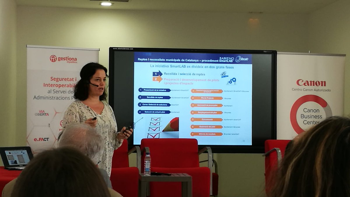 i2CAT's tweet photo. Avui @RosaParadell d' @i2CAT està a la 3a edició del Congrés #Localtic2018 per explicar els reptes detectats a l'#SmartLAB: xarxa de laboratoris urbans dedicats a provar i validar solucions smart en entorns reals https://t.co/OdRv9XFl90 #smartCat #transformació #digital https://t.co/mujQFK1NFo
