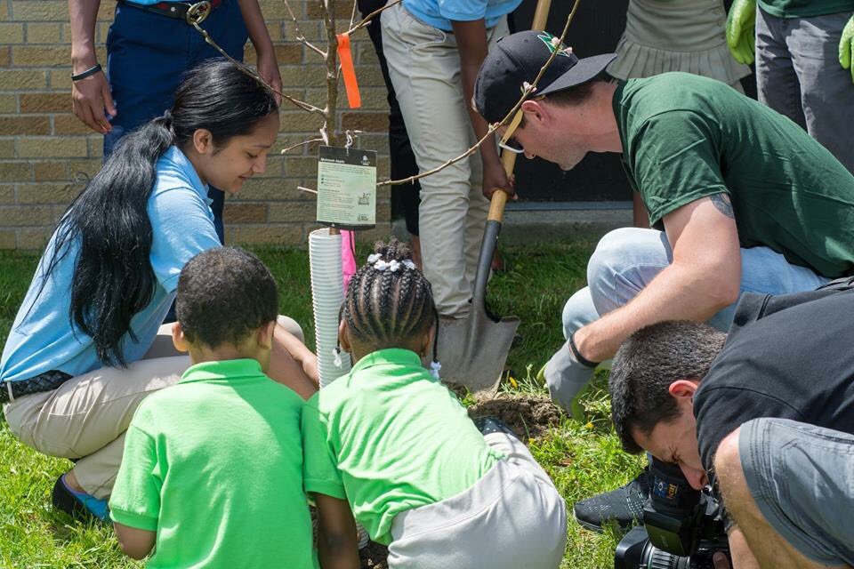 LearnwithULC's tweet photo. MTEC would like to send a HUGE thank you to the @bucks and @AmerTransCo for allowing our school @TheEnviSchool to be the recipients of 5 beautiful trees for their courtyard gardens! Thanks @bucksbango for helping us celebrate &amp; plant! 
#bucks #TreesforThrees #bucksbango #MESA https://t.co/rl9MI1IV7x