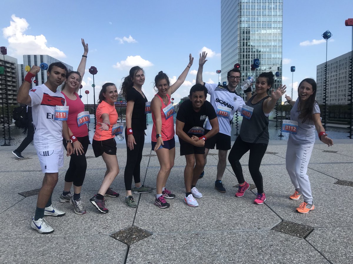 Rifflet24's tweet photo. @LpaImmo : fier de représenter les couleurs du cabinet pour la course vertigo à La Défense ! https://t.co/DOBXTV4Rrc