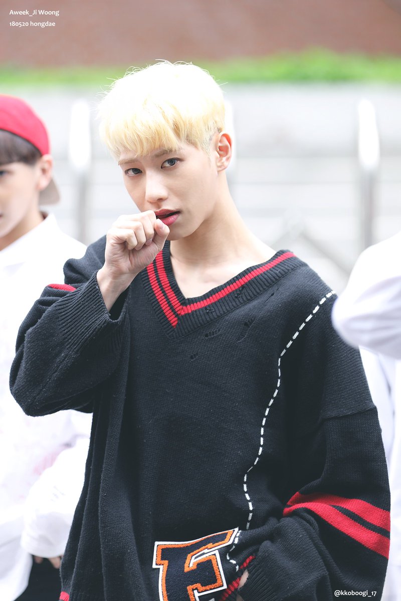 kkoboogi_17's tweet image. 제일 잘생겨써...😭❤
#어위크 #aweek #aiden #에이든 #최지웅 #지웅 #웅 #일루젼ent
@AWEEK_OFIICIAL